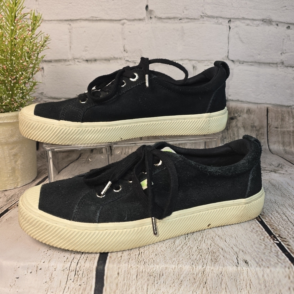 CARIUMA UNISEX OCA LOW BACK BLACK SUEDE SNEAKER WOMENS SIZE 9